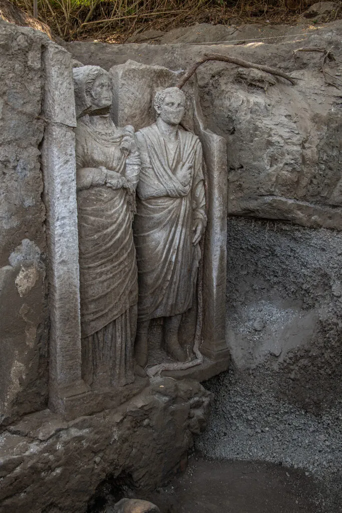 Pompéi : une prêtresse romaine ressurgit du passé après 2 000 ans decouverte a pompei une pretresse romaine ressurgit du passe 3 decouverte-a-pompei-une-pretresse-romaine-ressurgit-du-passe-3