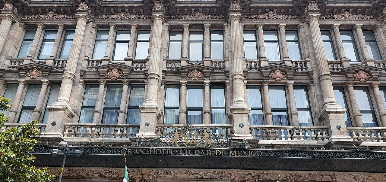 Gran Hotel Ciudad de México : un chef-d'œuvre Art nouveau au cœur de la capitale gran hotel ciudad de mexico un chef doeuvre art nouveau au coeur de la capitale 3 gran-hotel-ciudad-de-mexico-un-chef-doeuvre-art-nouveau-au-coeur-de-la-capitale-3