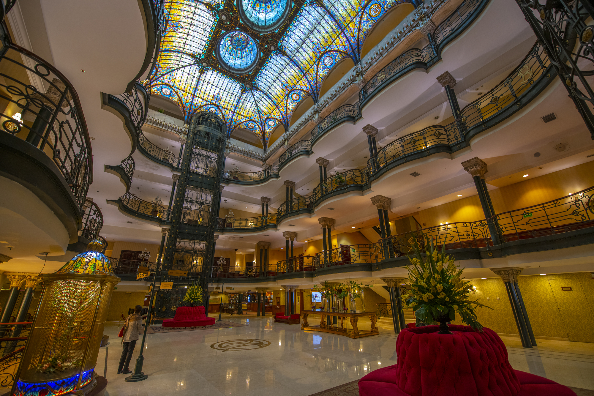 Gran Hotel Ciudad de México : un chef-d'œuvre Art nouveau au cœur de la capitale gran hotel ciudad de mexico un chef doeuvre art nouveau au coeur de la capitale 8 gran-hotel-ciudad-de-mexico-un-chef-doeuvre-art-nouveau-au-coeur-de-la-capitale-8