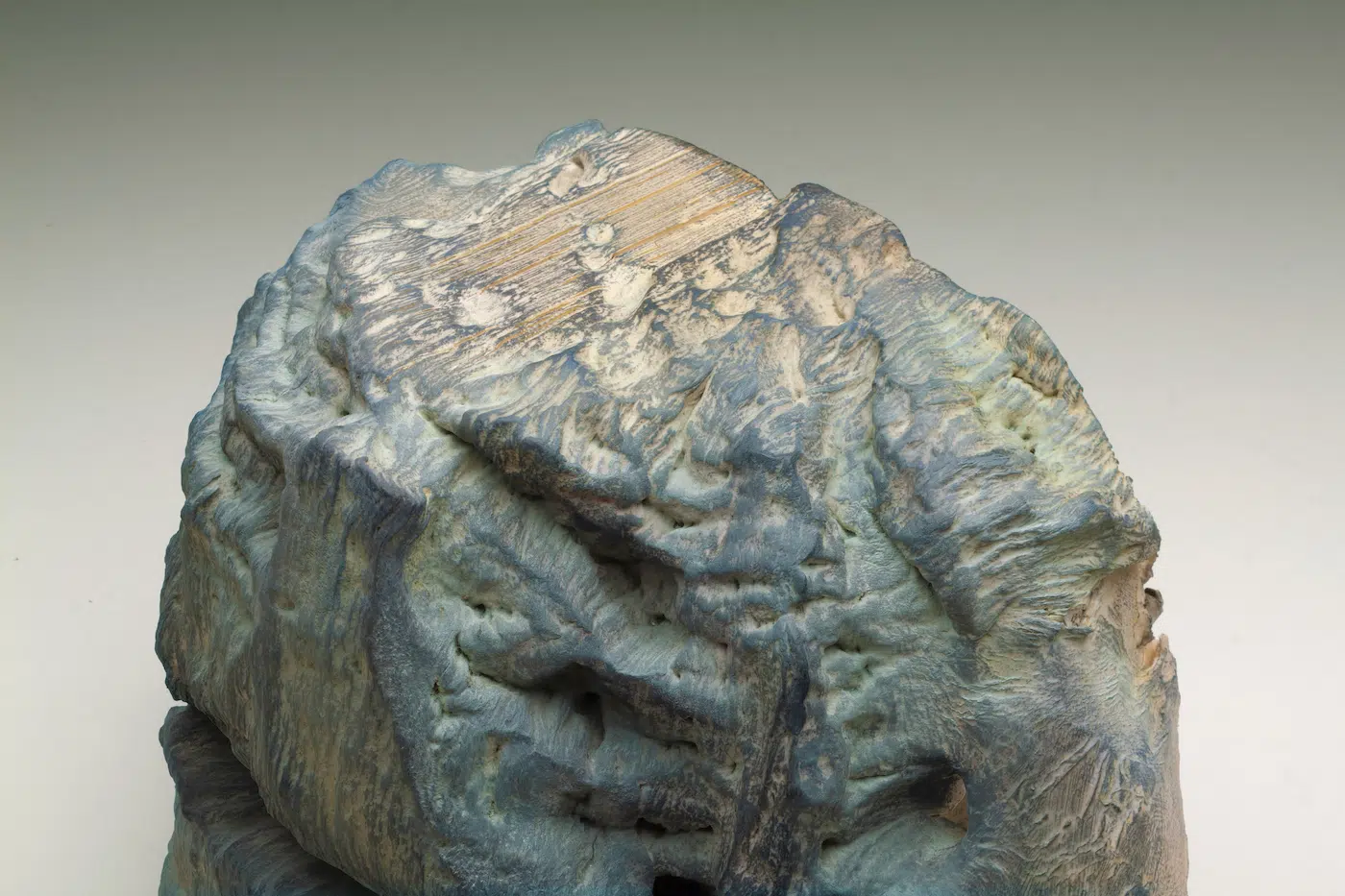 Guy Laramée : quand les livres deviennent montagnes miniatures guy laramee book sculptures 9 guy-laramee-book-sculptures-9