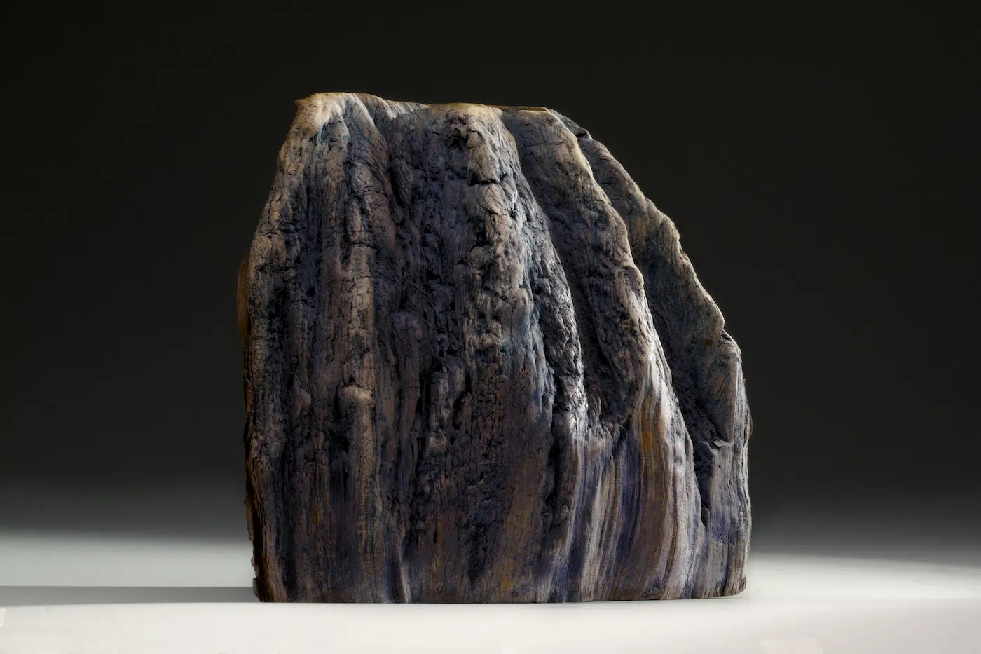 Guy Laramée : quand les livres deviennent montagnes miniatures guy laramee quand les livres deviennent montagnes miniatures 4 guy-laramee-quand-les-livres-deviennent-montagnes-miniatures-4