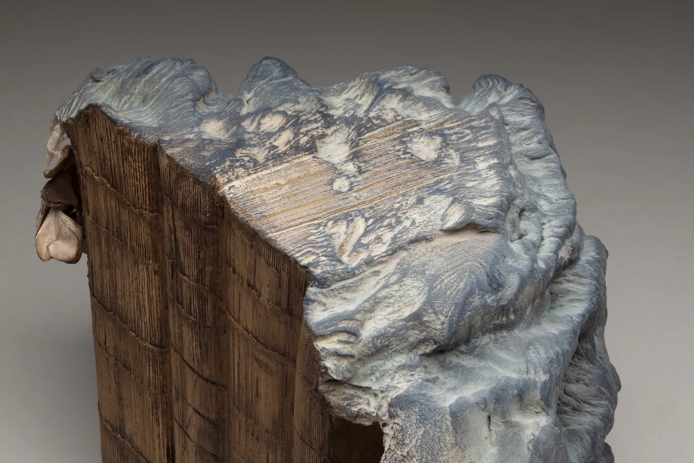 Guy Laramée : quand les livres deviennent montagnes miniatures guy laramee quand les livres deviennent montagnes miniatures 8 guy-laramee-quand-les-livres-deviennent-montagnes-miniatures-8