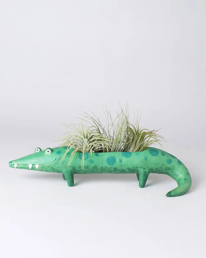 Helen Burgess, une artiste qui donne vie à des créatures rigolotes en céramique helen burgess une artiste qui donne vie a des creatures rigolotes en ceramique 13 helen-burgess-une-artiste-qui-donne-vie-a-des-creatures-rigolotes-en-ceramique-13-crocodile