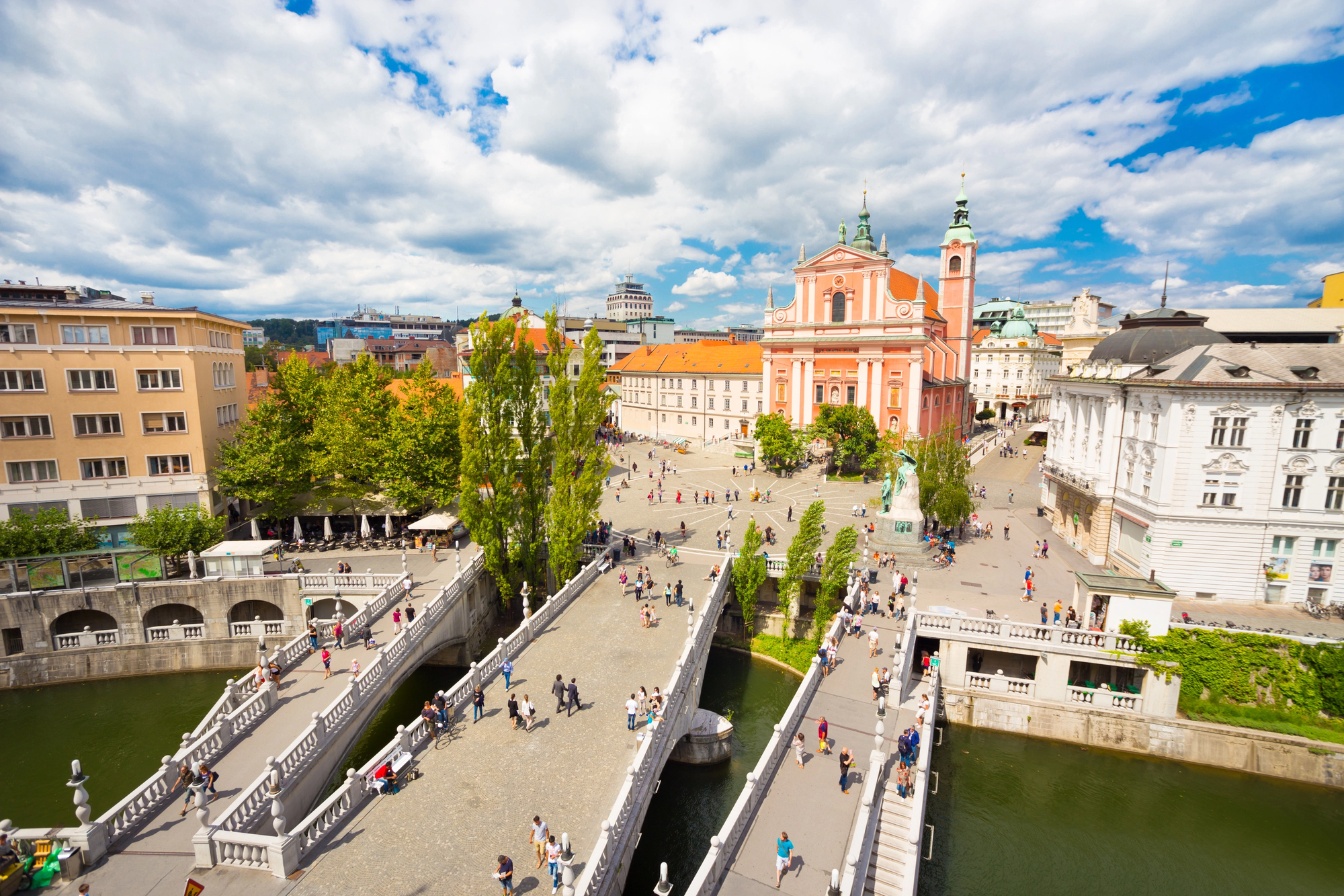 Tromostovje : le Triple Pont de Ljubljana, une œuvre d’art urbaine tromostovje le triple pont de ljubljana une oeuvre dart urbaine 2 tromostovje-le-triple-pont-de-ljubljana-une-oeuvre-dart-urbaine-2