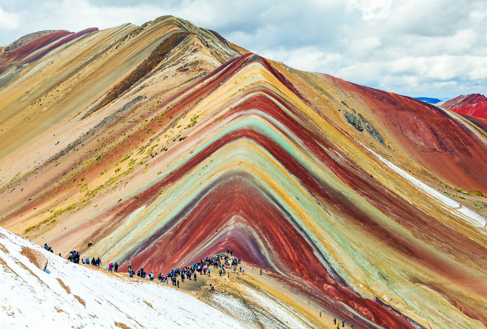 Vinicunca, la montagne aux sept couleurs : quand la nature sort sa palette vinicunca la montagne aux sept couleurs mont arc en ciel perou 4 vinicunca-la-montagne-aux-sept-couleurs-mont-arc-en-ciel-perou-4