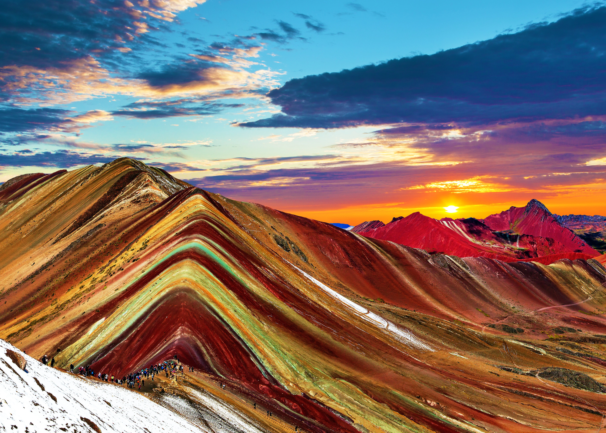 Vinicunca, la montagne aux sept couleurs : quand la nature sort sa palette vinicunca la montagne aux sept couleurs mont arc en ciel perou 6 vinicunca-la-montagne-aux-sept-couleurs-mont-arc-en-ciel-perou-6.