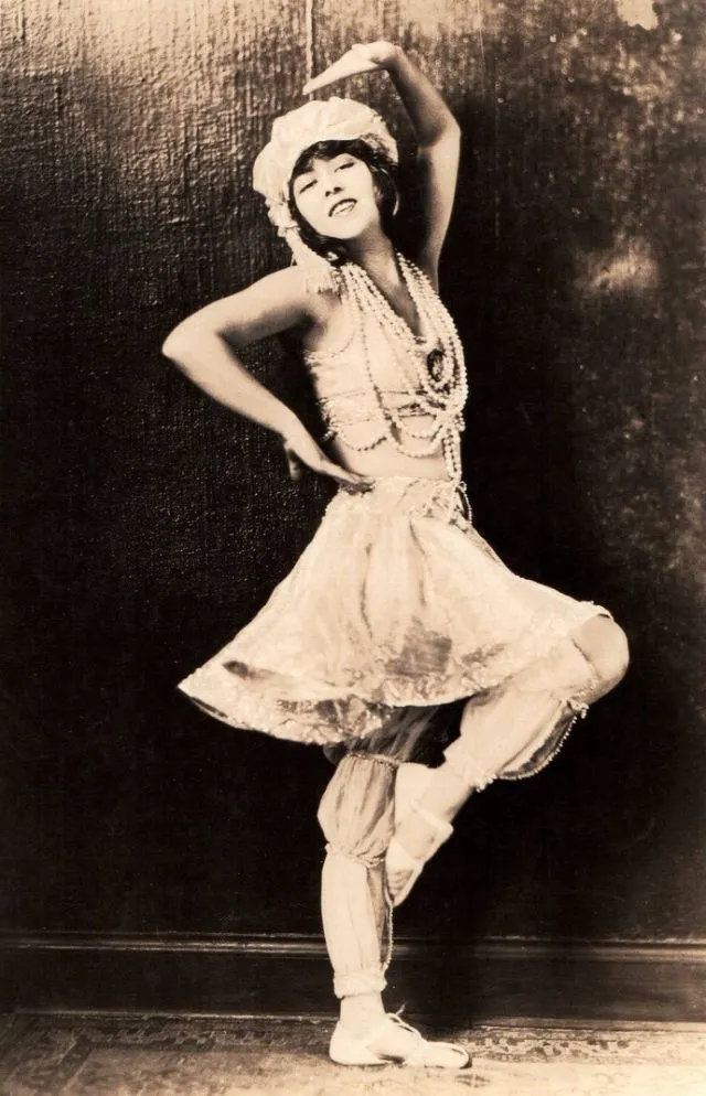 35 portraits d'Ann Pennington dans les années 1910 et 1920 35 portraits dann pennington dans les annees 1910 et 1920 11 35-portraits-dann-pennington-dans-les-annees-1910-et-1920-11