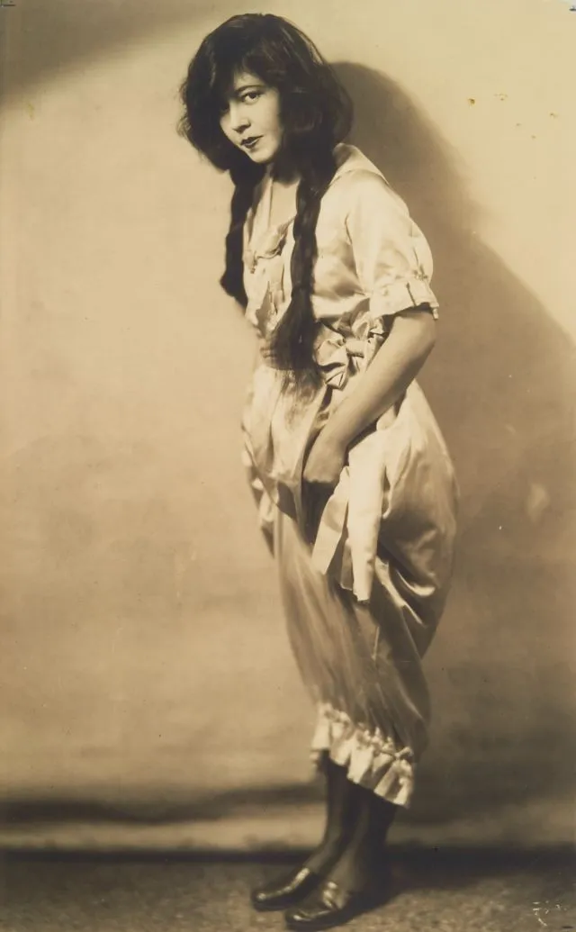 35 portraits d'Ann Pennington dans les années 1910 et 1920 35 portraits dann pennington dans les annees 1910 et 1920 15 35-portraits-dann-pennington-dans-les-annees-1910-et-1920-15