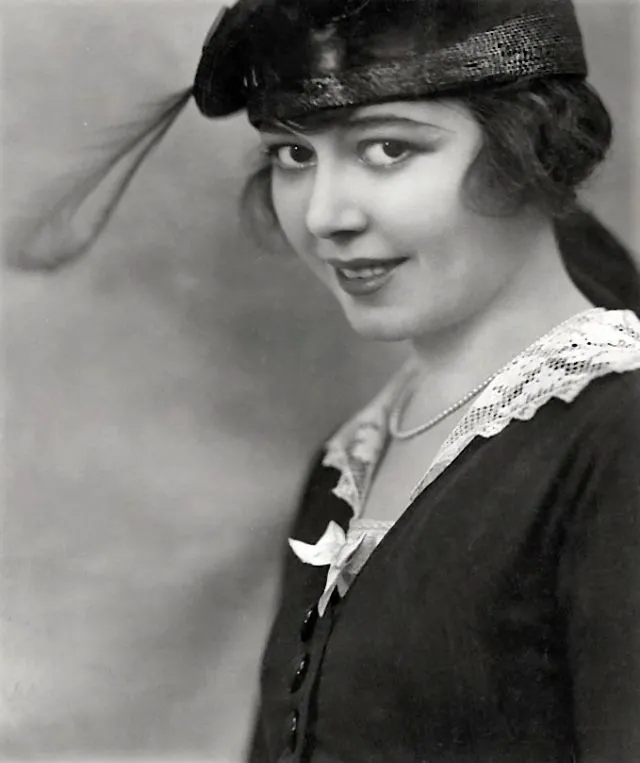 35 portraits d'Ann Pennington dans les années 1910 et 1920 35 portraits dann pennington dans les annees 1910 et 1920 17 35-portraits-dann-pennington-dans-les-annees-1910-et-1920-16