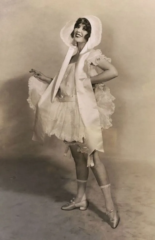 35 portraits d'Ann Pennington dans les années 1910 et 1920 35 portraits dann pennington dans les annees 1910 et 1920 29 35-portraits-dann-pennington-dans-les-annees-1910-et-1920-28