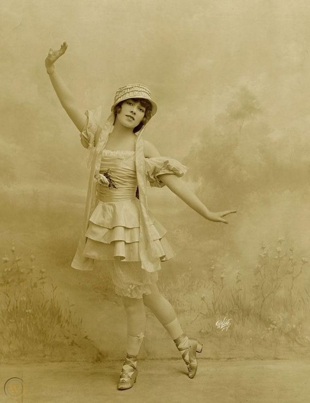 35 portraits d'Ann Pennington dans les années 1910 et 1920 35 portraits dann pennington dans les annees 1910 et 1920 7 35-portraits-dann-pennington-dans-les-annees-1910-et-1920-7