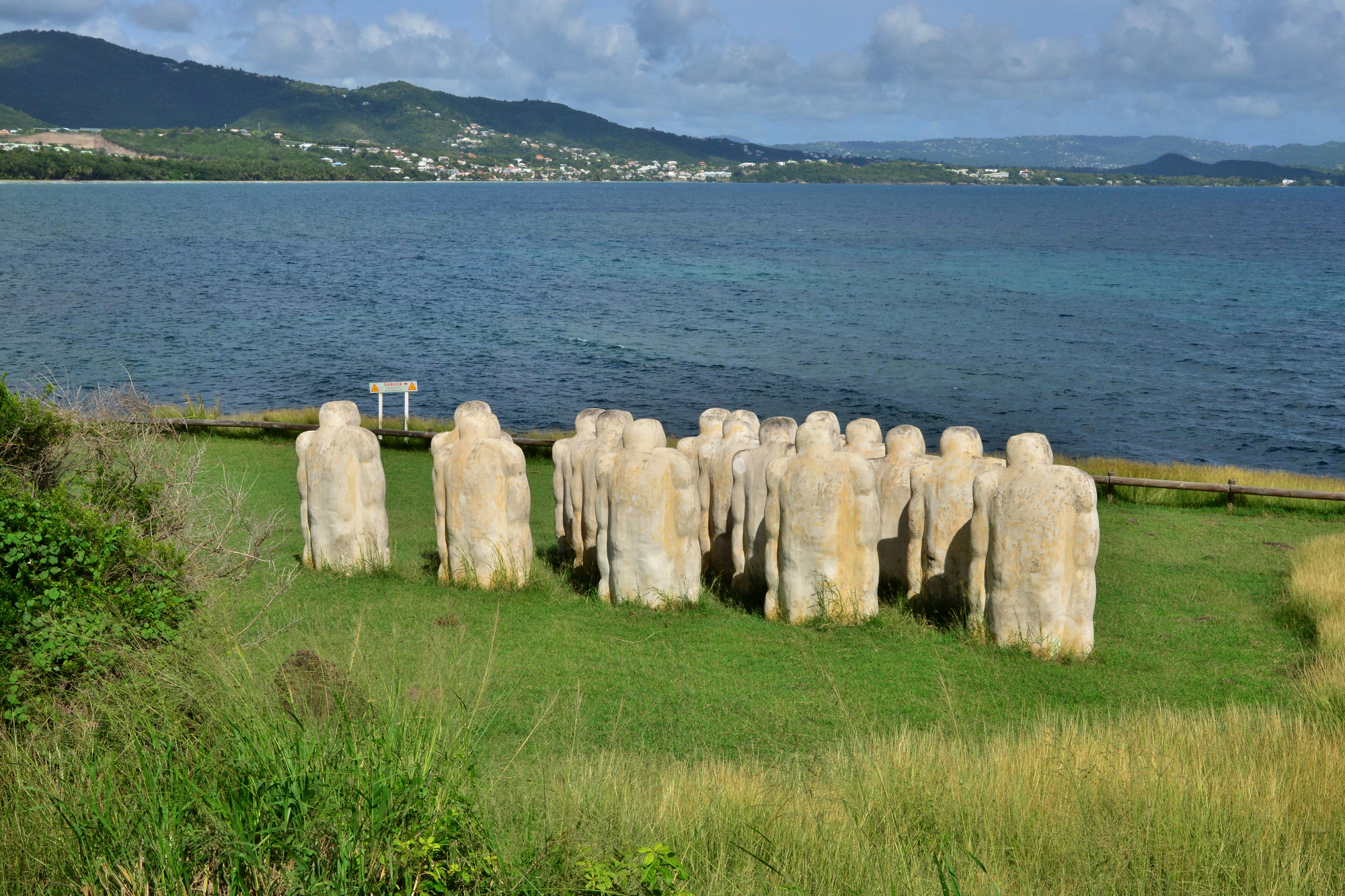 Cap 110 : le mémorial de l’anse Caffard contre l’oubli de l’esclavage cap 110 le memorial de lanse caffard contre loubli de lesclavage martinique 2 cap-110-le-memorial-de-lanse-caffard-contre-loubli-de-lesclavage-martinique-2