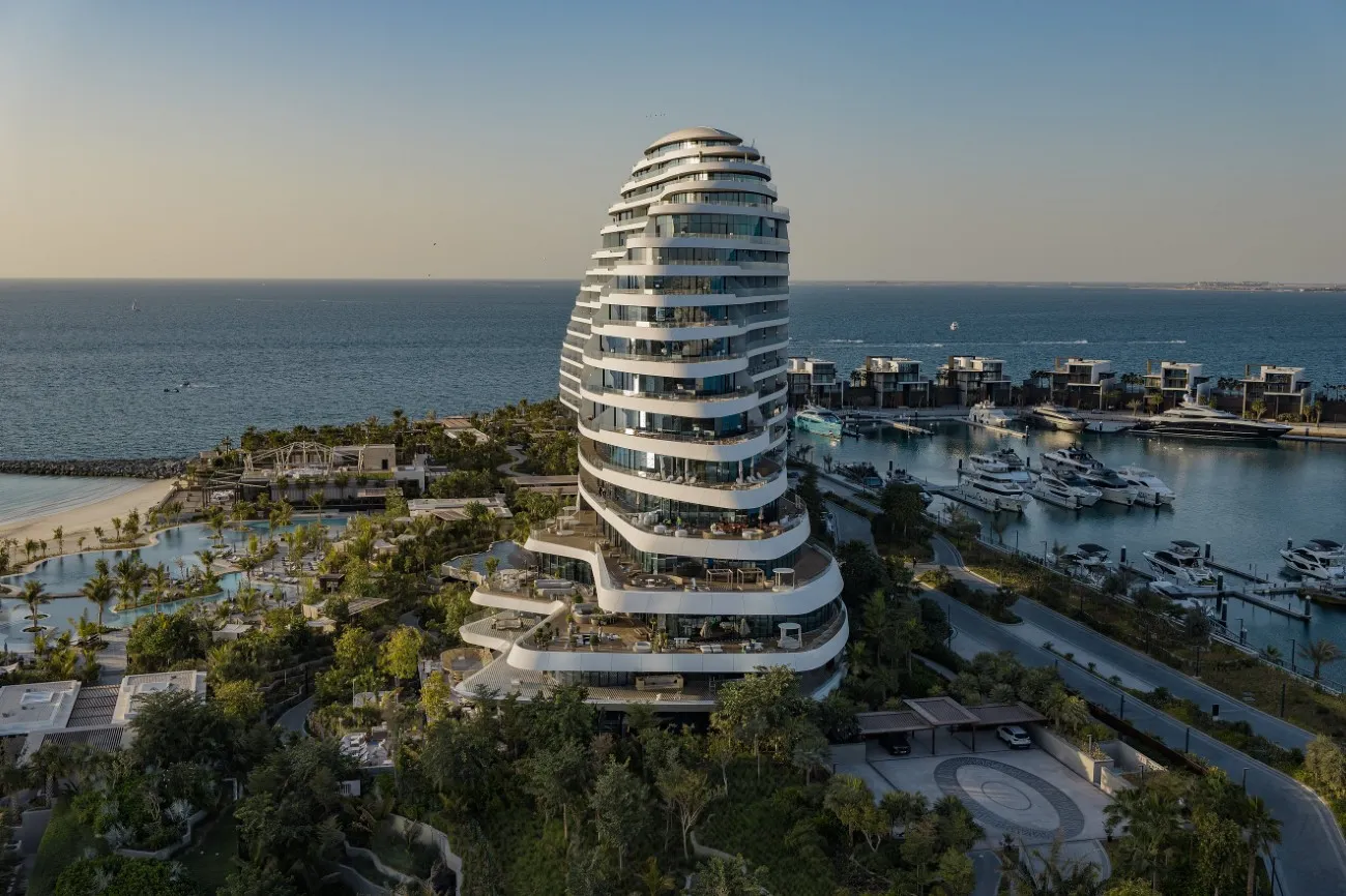 Jumeirah Marsa Al Arab : un hôtel en forme de yacht à Dubaï jumeirah marsa al arab un hotel en forme de yacht a dubai 3 jumeirah-marsa-al-arab-un-hotel-en-forme-de-yacht-a-dubai-3