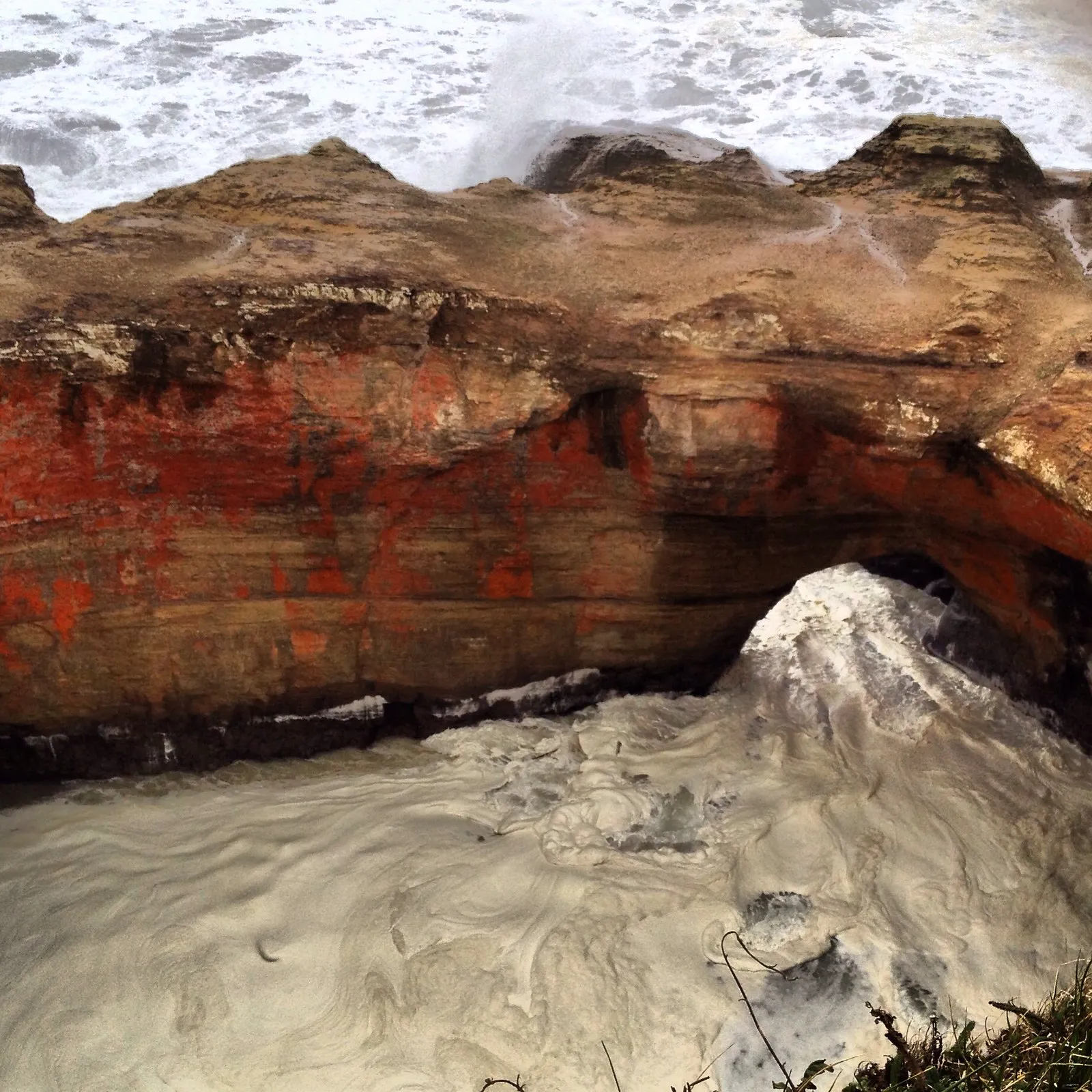 Le Devil’s Punchbowl, chaudron satanique naturel de l'Oregon le devils punchbow chaudron satanique naturel de loregon 4 Le Devil’s Punchbowl, chaudron satanique naturel de l'Oregon
4.