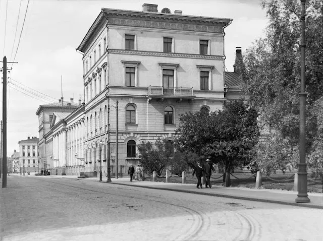 Retour à Helsinki en 1908 : une ville figée dans le temps par un photographe talentueux retour a helsinki en 1908 une ville figee dans le temps par un photographe talentueux 11 retour-a-helsinki-en-1908-une-ville-figee-dans-le-temps-par-un-photographe-talentueux-11