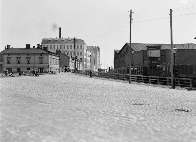 Retour à Helsinki en 1908 : une ville figée dans le temps par un photographe talentueux retour a helsinki en 1908 une ville figee dans le temps par un photographe talentueux 32 retour-a-helsinki-en-1908-une-ville-figee-dans-le-temps-par-un-photographe-talentueux-32