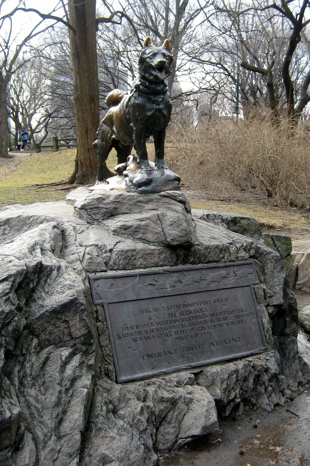 La statue de Balto, chien héros de l'Alaska immortalisé à Central Park la statue de balto chien heros de lalaska immortalise a central park 3 la-statue-de-balto-chien-heros-de-lalaska-immortalise-a-central-park-3.