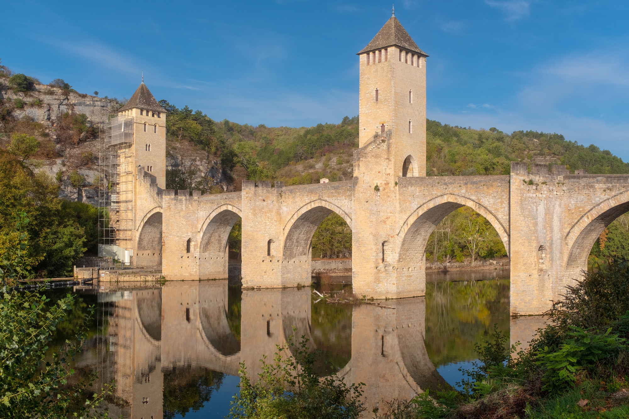 Le Pont Valentré : le gardien médiéval de Cahors le pont valentre le gardien medieval de cahors 1 le-pont-valentre-le-gardien-medieval-de-cahors-1