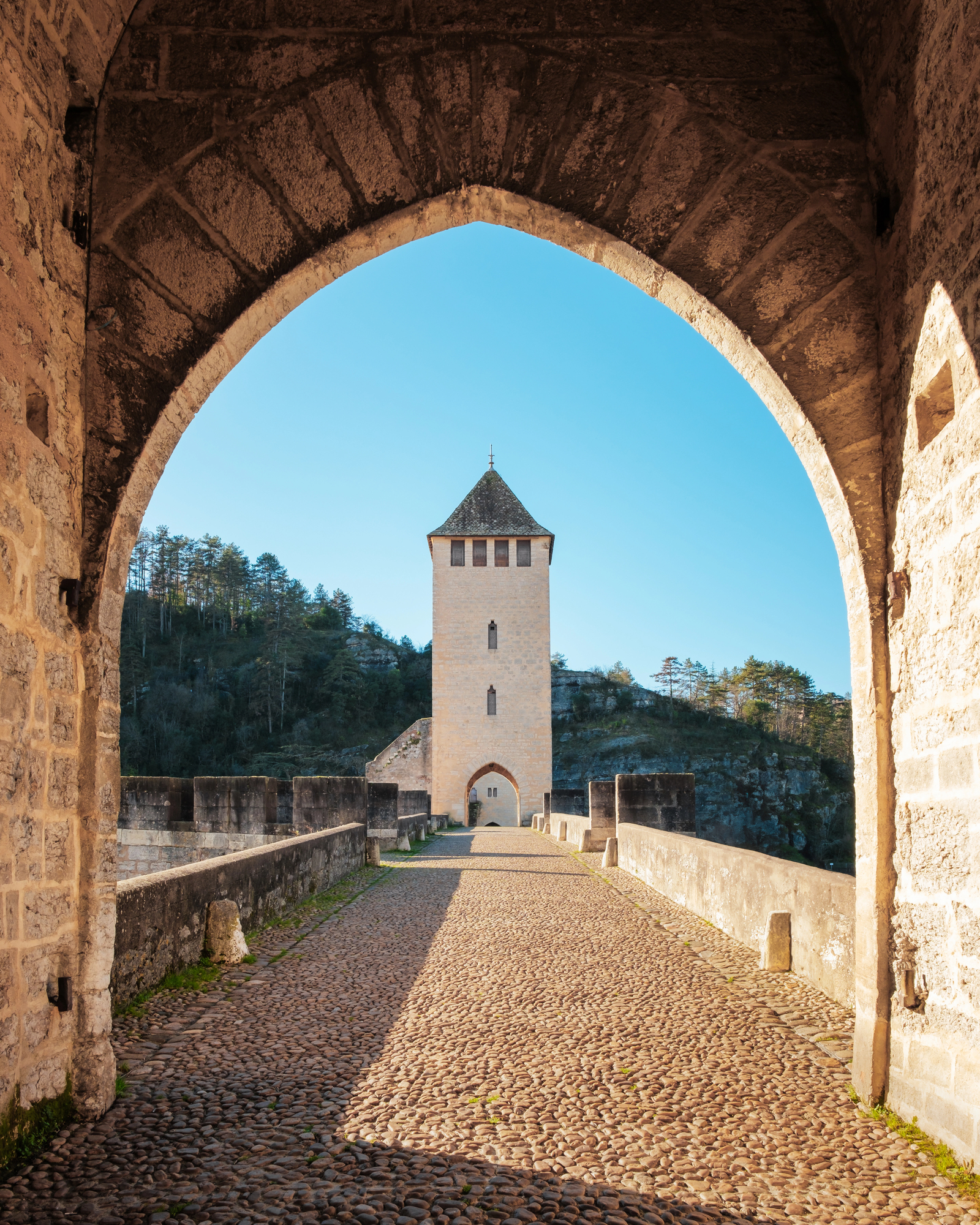 Le Pont Valentré : le gardien médiéval de Cahors le pont valentre le gardien medieval de cahors 6 le-pont-valentre-le-gardien-medieval-de-cahors-6