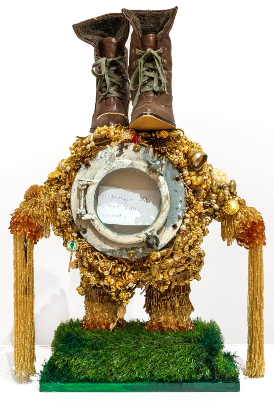 Vanessa German : quand l’art devient talisman de guérison et d’insoumission vanessa german quand lart devient talisman de guerison et dinsoumission 15 vanessa-german-quand-lart-devient-talisman-de-guerison-et-dinsoumission-15