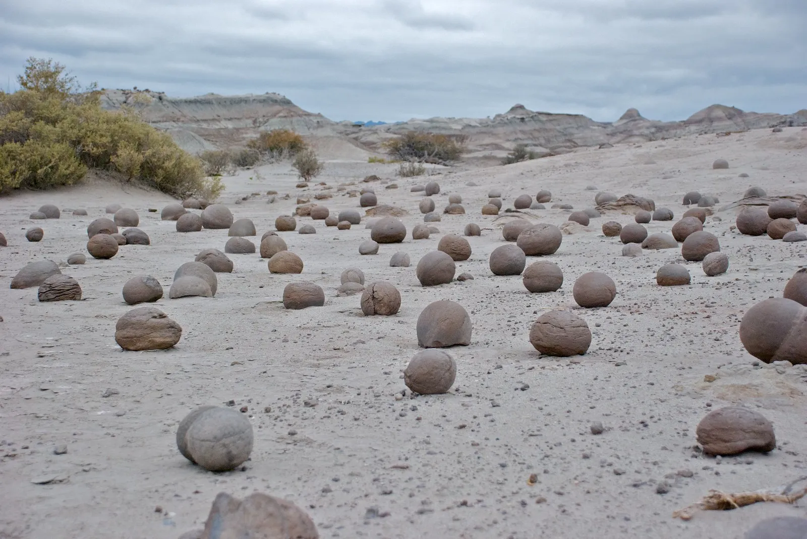 Ischigualasto : la Vallée de la Lune en Argentine ischigualasto la vallee de la lune en argentine cancha de bochas ischigualasto-la-vallee-de-la-lune-en-argentine-cancha-de-bochas