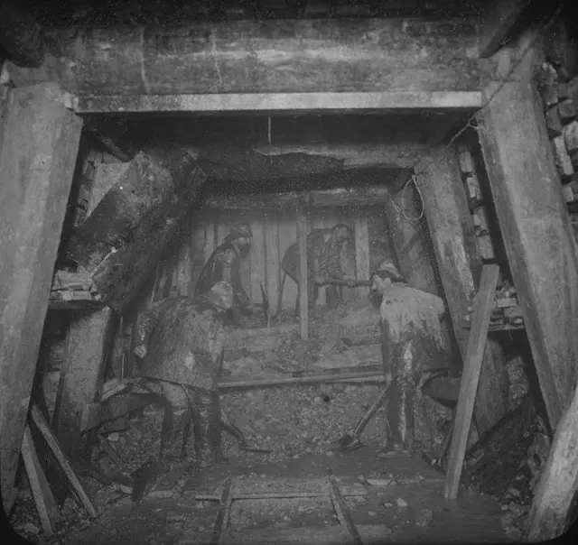 La construction du métro de Paris en 40 clichés d'époque la construction du metro de paris en 40 cliches depoque 24 la-construction-du-metro-de-paris-en-40-cliches-depoque-24