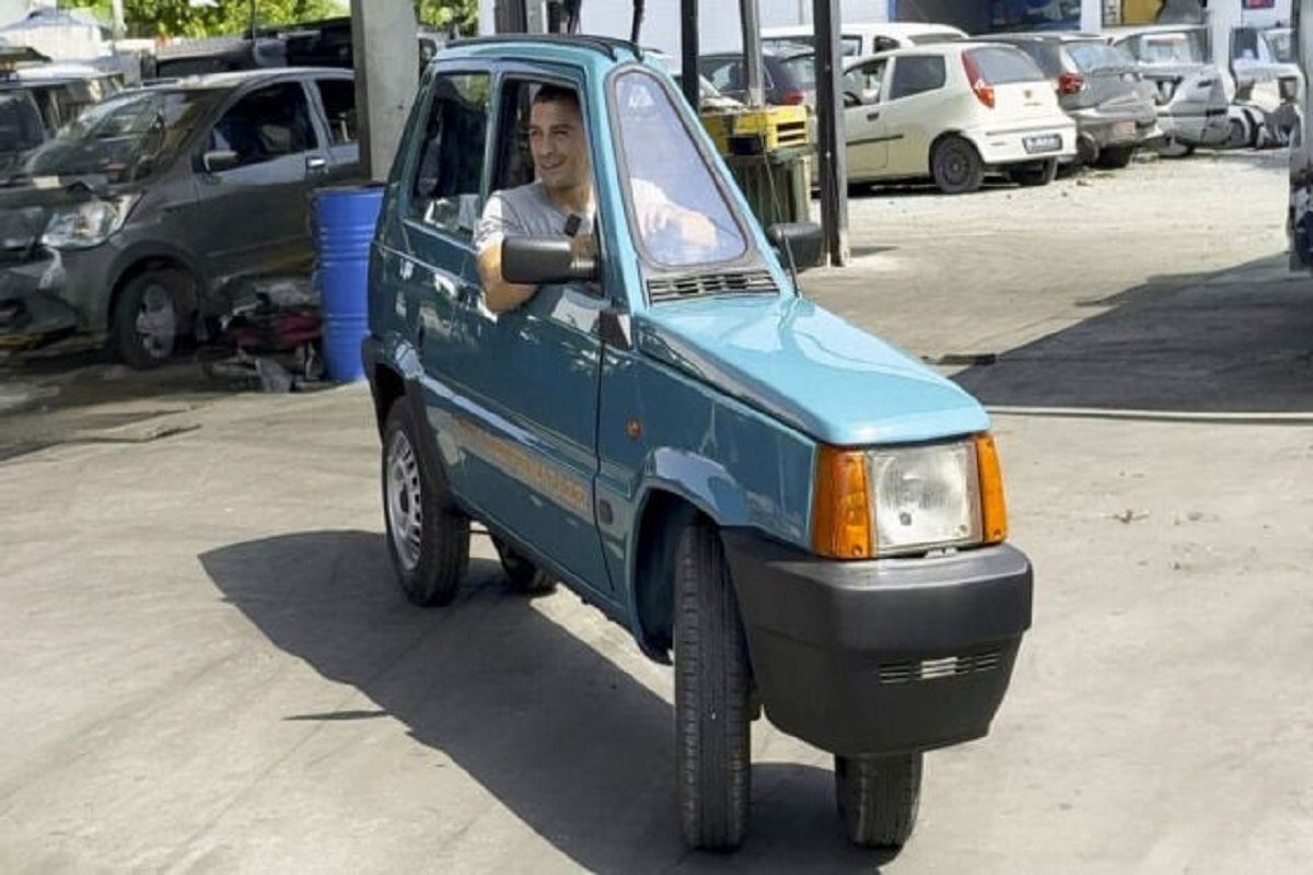 La Flat Fiat, la voiture la plus étroite du monde la flat fiat la voiture la plus etroite du monde la-flat-fiat-la-voiture-la-plus-etroite-du-monde