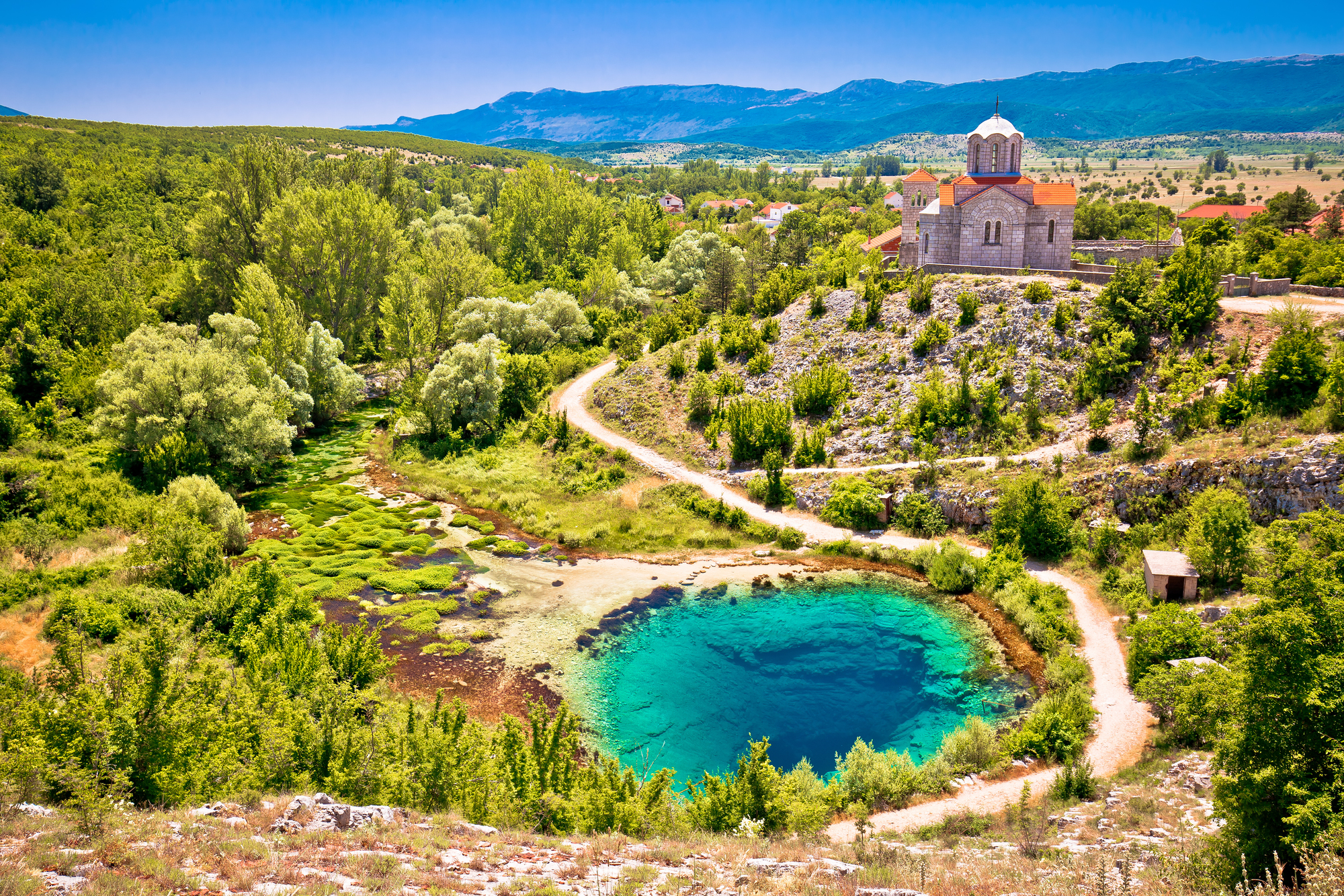 L’œil de la Terre : la source de la rivière Cetina, joyau de Croatie l oeil de la terre la source de la riviere cetina joyau de croatie 6 l-oeil-de-la-terre-la-source-de-la-riviere-cetina-joyau-de-croatie-6