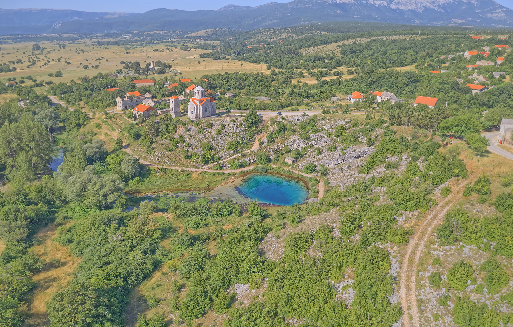 L’œil de la Terre : la source de la rivière Cetina, joyau de Croatie l oeil de la terre la source de la riviere cetina joyau de croatie 7 l-oeil-de-la-terre-la-source-de-la-riviere-cetina-joyau-de-croatie-7