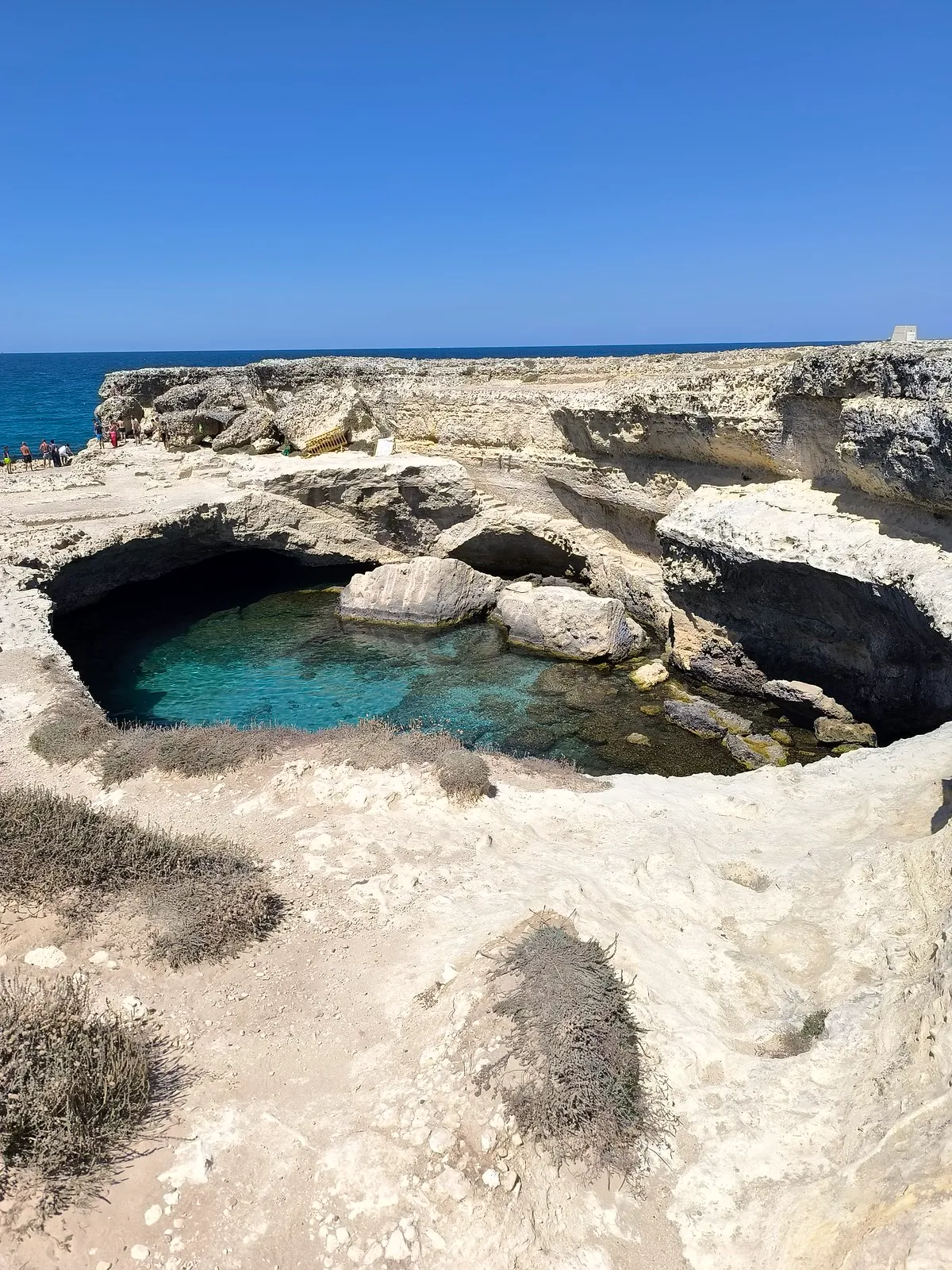 La Grotta Della Poesia (Pouilles) : poésie naturelle et histoire millénaire la grotta della poesia pouilles grotte de la poesie italie 4 la-grotta-della-poesia-pouilles-grotte-de-la-poesie-italie-4