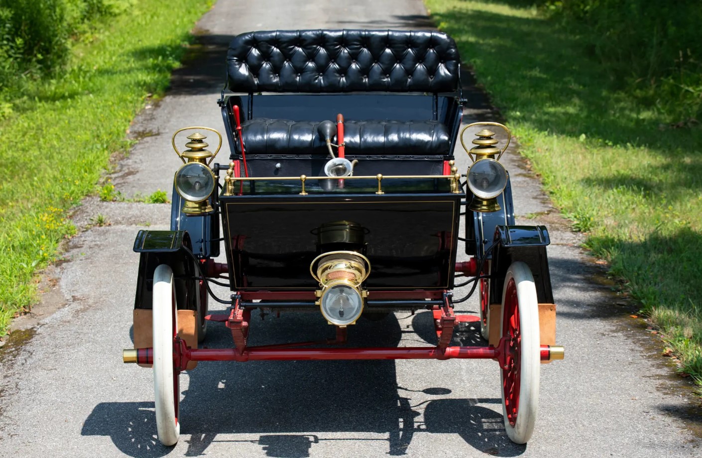 Le Century Tourist Dos-à-Dos de 1902 : quand les voitures faisaient volte-face le century tourist dos a dos de 1902 quand les voitures faisaient volte face 6 le-century-tourist-dos-a-dos-de-1902-quand-les-voitures-faisaient-volte-face-6