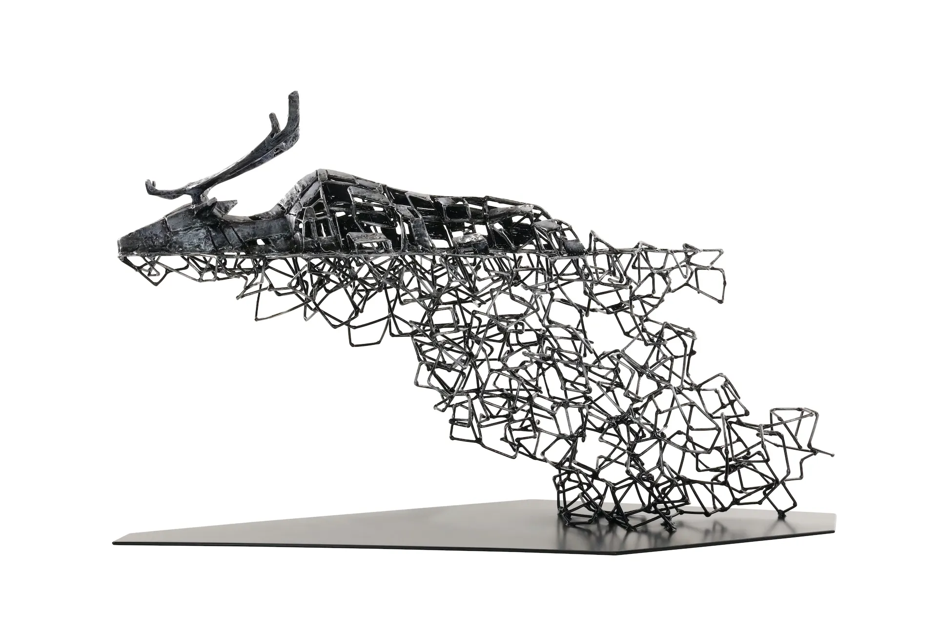 Tomohiro Inaba : le sculpteur japonais qui transforme le fer en rêve évanescent tomohiro inaba le sculpteur japonais qui transforme le fer en reve evanescent 6 tomohiro-inaba-le-sculpteur-japonais-qui-transforme-le-fer-en-reve-evanescent-6