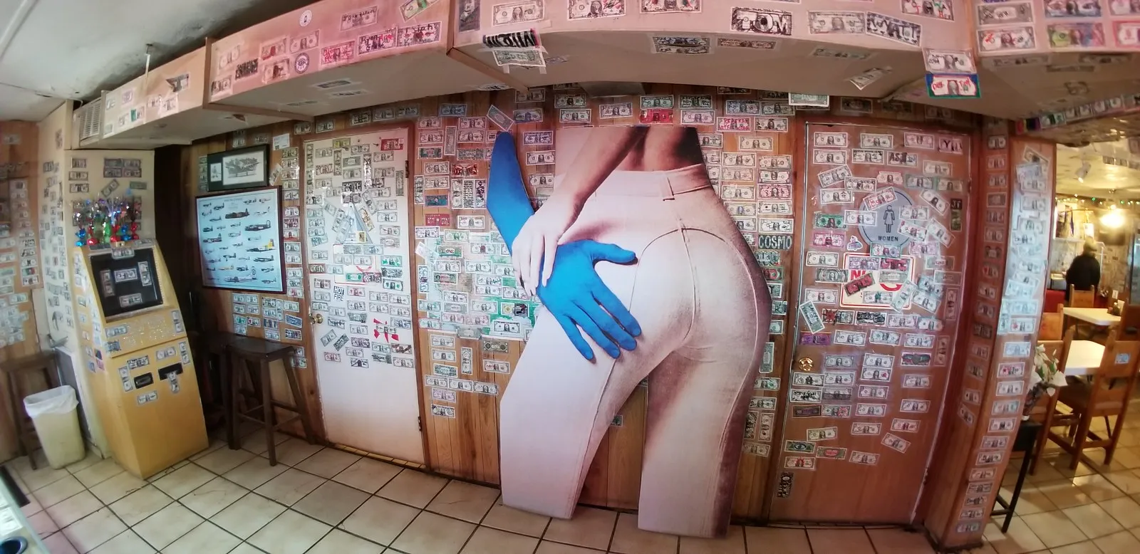 Bombay Beach : quand une ville fantôme renaît en galerie d’art au bord du Salton Sea bombay beach ville fantome salton sea 6 Le Sky Inn de bombay-beach