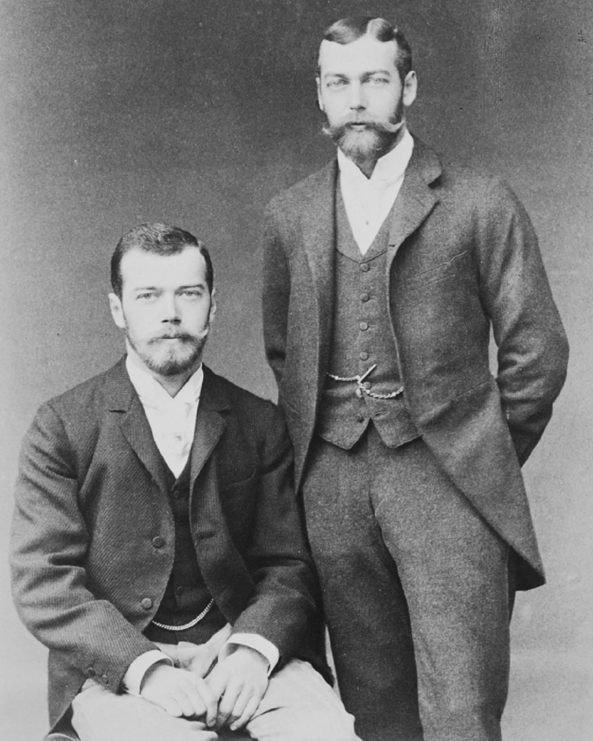 George V et Nicolas II : cousins, sosies et tragédies impériales george v nicholas ii 2 george-v-nicolas-ii-2
