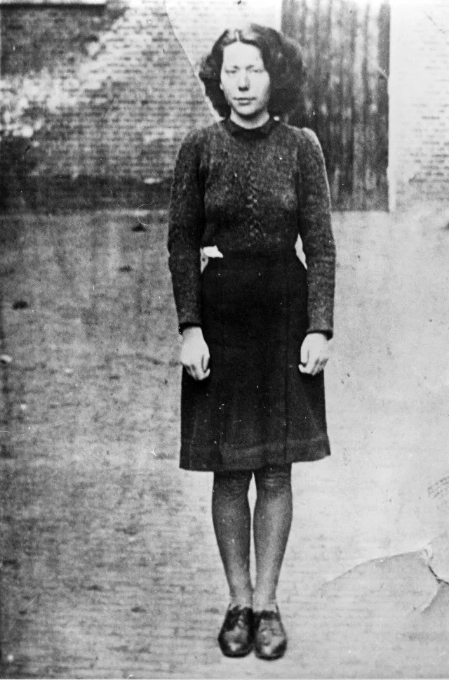 Hannie Schaft, la fille aux cheveux roux qui a défié les nazis hannie schaft la fille aux cheveux roux qui a defie les nazis 8 hannie-schaft-la-fille-aux-cheveux-roux-qui-a-defie-les-nazis-8