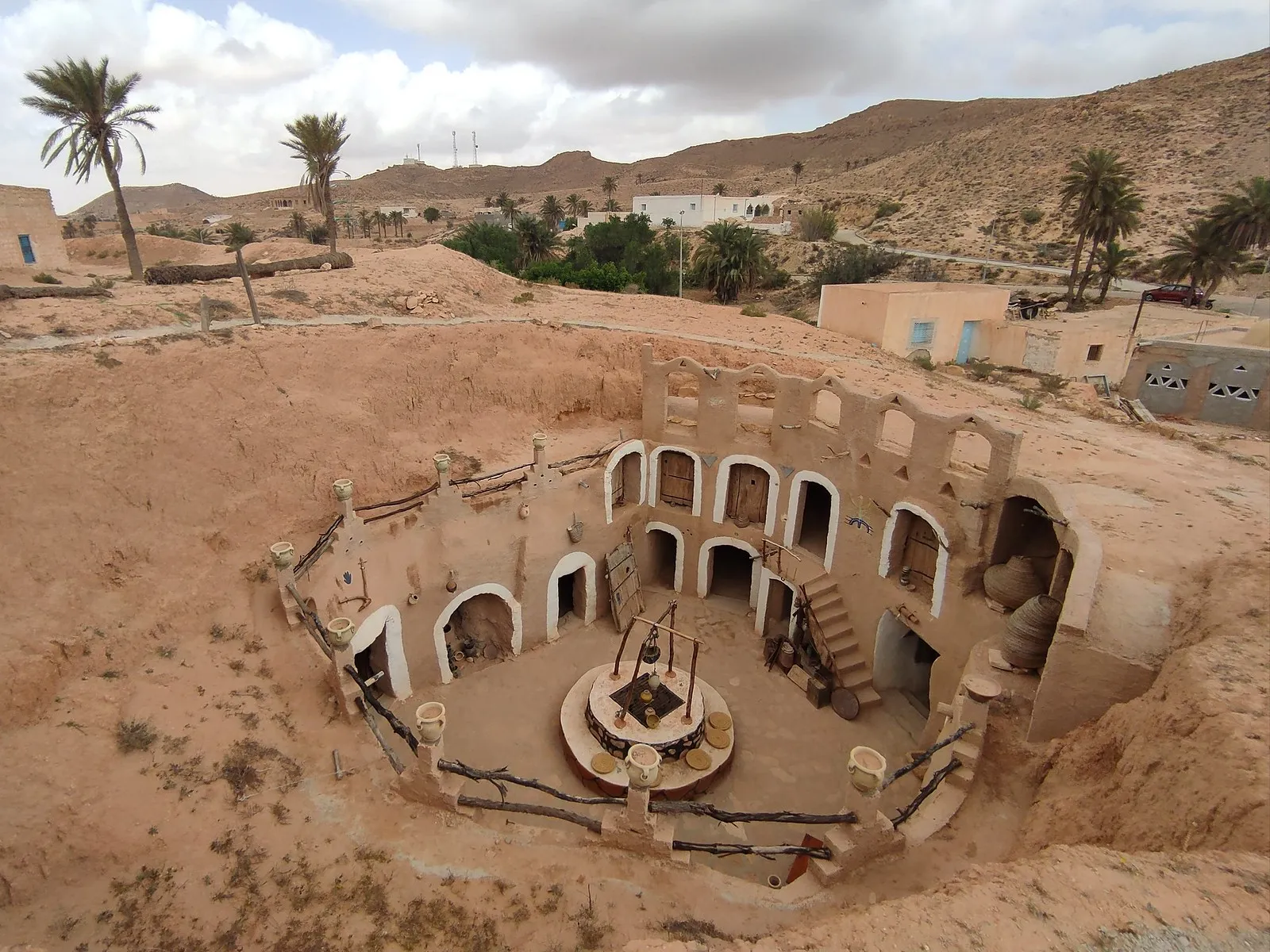 Les maisons troglodytes de Matmata : un décor de Star Wars bien réel les maisons troglodytes de matmata un decor de star wars bien reel 5 les-maisons-troglodytes-de-matmata-un-decor-de-star-wars-bien-reel-5