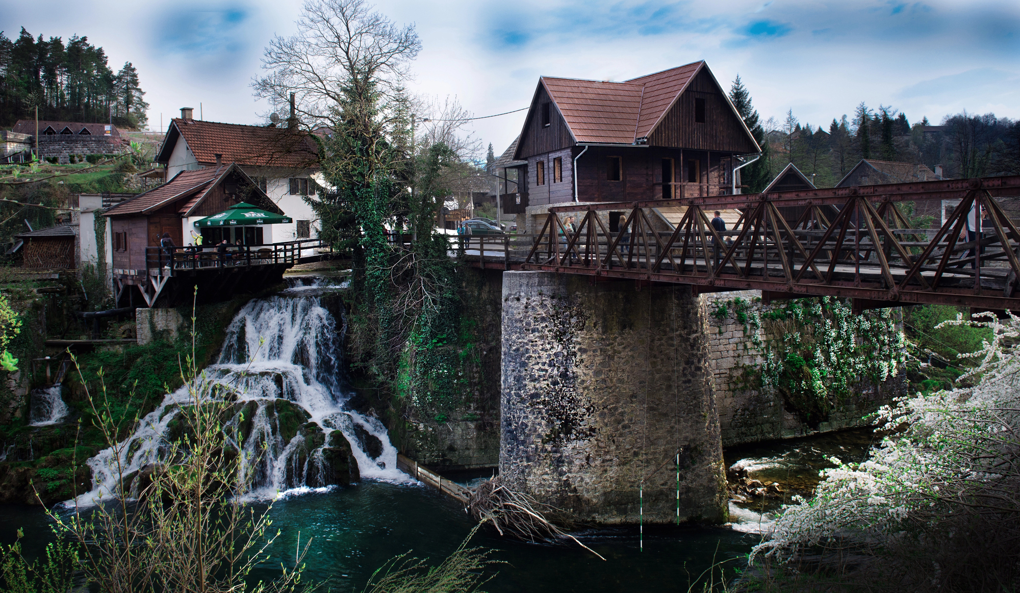 Rastoke, village aux cascades féeriques de Croatie rastoke village aux cascades feeriques de croatie 3 rastoke-village-aux-cascades-feeriques-de-croatie-3