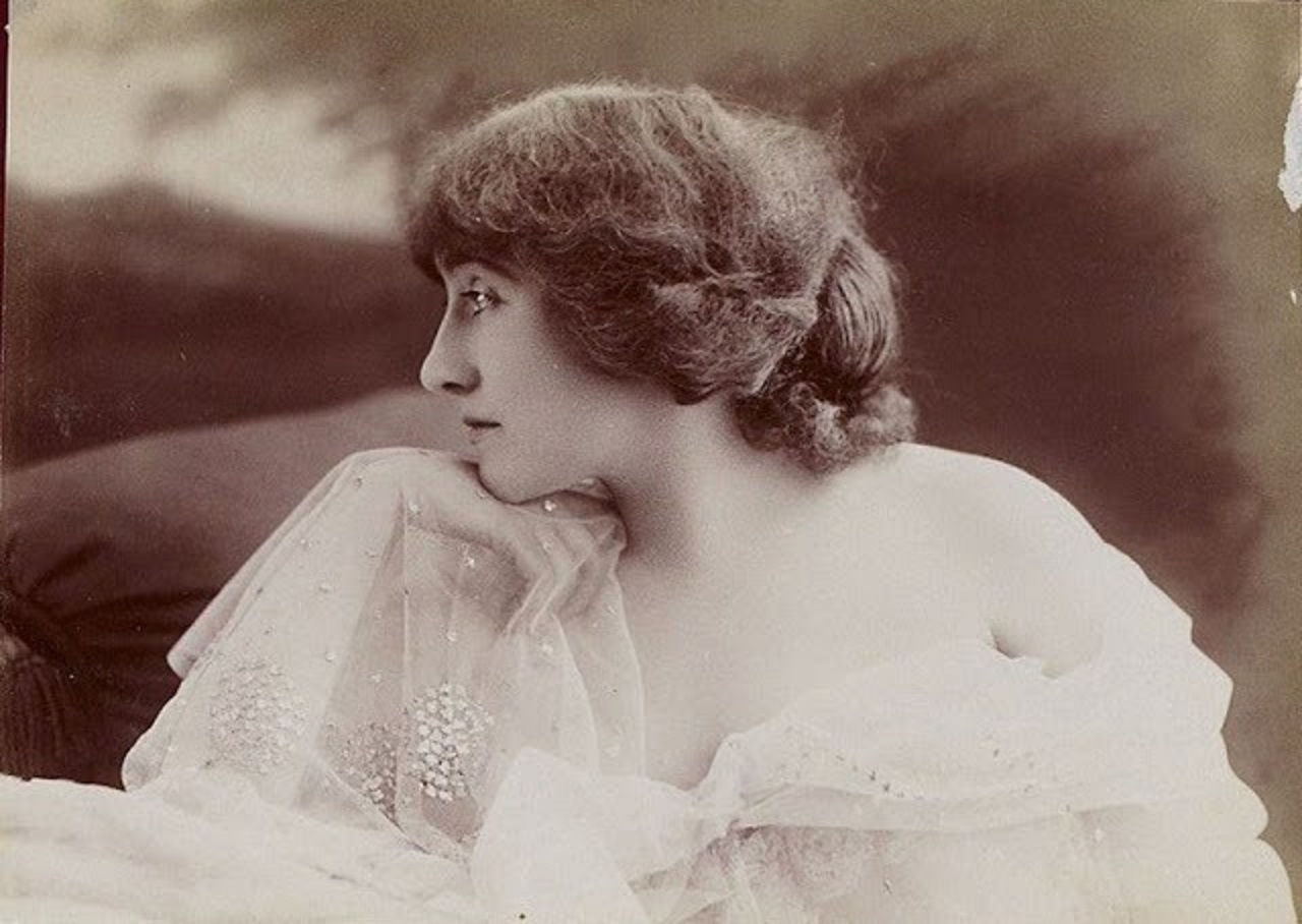 Valentine de Saint-Point photographiée par Alphonse Mucha : une femme avant-garde valentine de saint point photographiee par alphonse mucha une femme avant garde 2 valentine-de-saint-point-photographiee-par-alphonse-mucha-une-femme-avant-garde-2