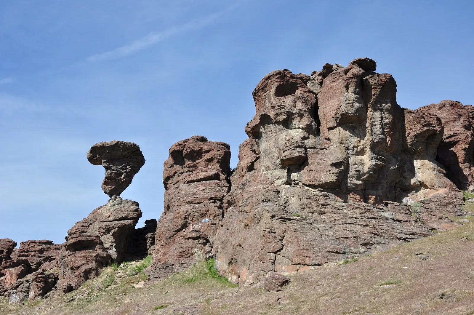 Balanced Rock (Idaho) : un rocher géant en équilibre précaire dans le désert américain balanced rock idaho le rocher geant qui defie la gravite 5 balanced-rock-idaho-le-rocher-geant-qui-defie-la-gravite-5