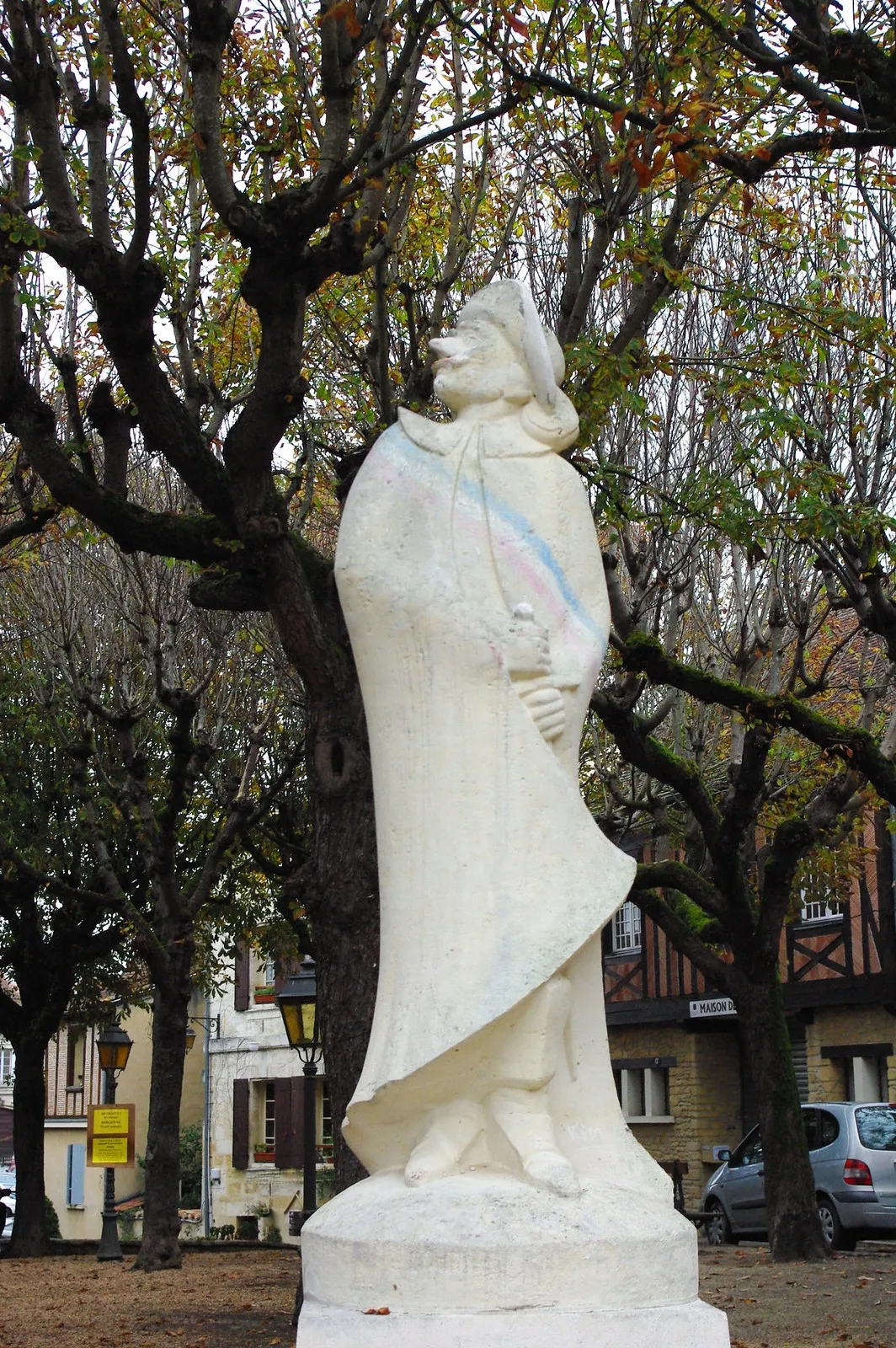Bergerac : la ville aux deux statues de Cyrano bergerac la ville aux deux statues de cyrano de bargerac 4 bergerac-la-ville-aux-deux-statues-de-cyrano-de-bargerac-4