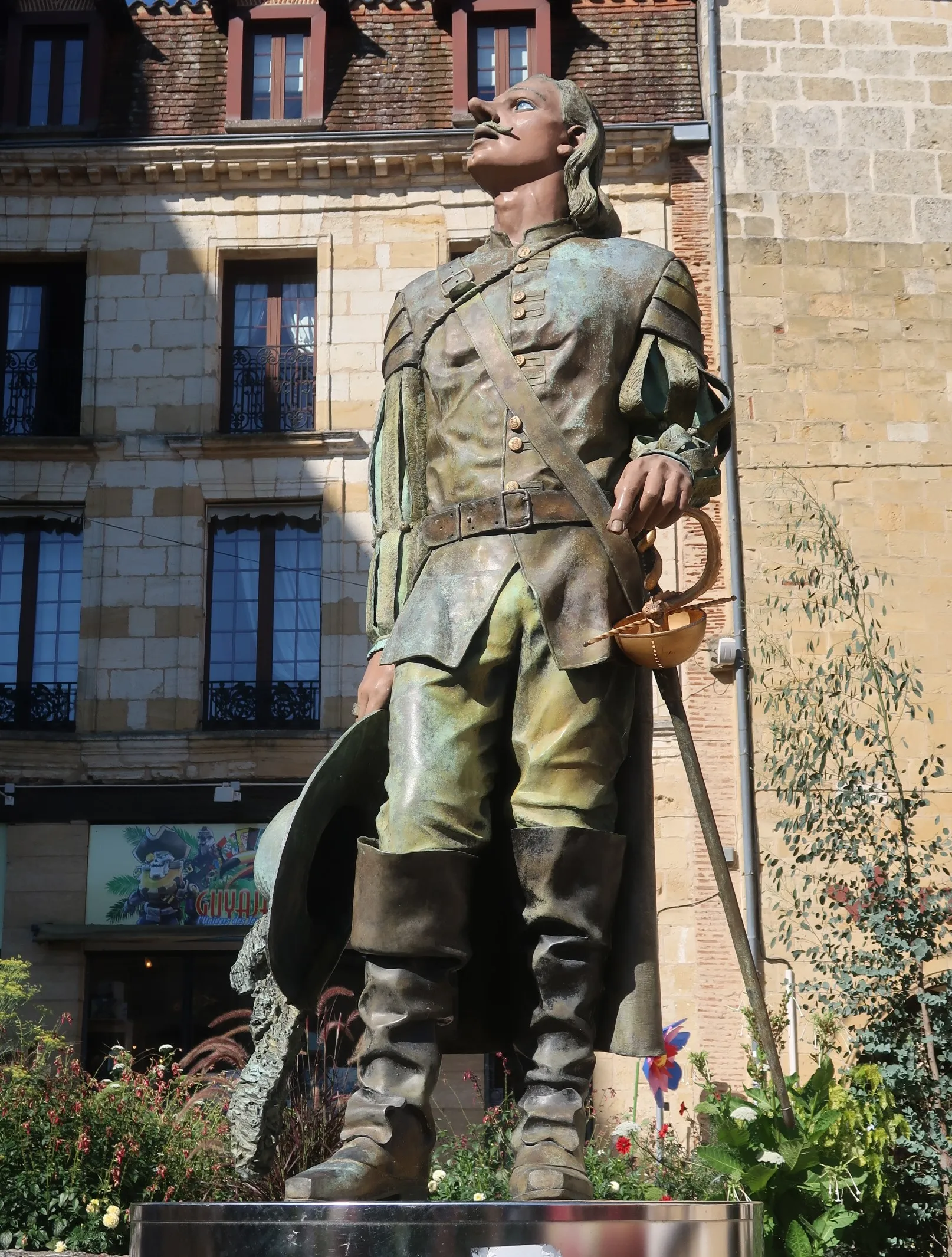 Bergerac : la ville aux deux statues de Cyrano bergerac la ville aux deux statues de cyrano de bargerac 5 bergerac-la-ville-aux-deux-statues-de-cyrano-de-bargerac-5