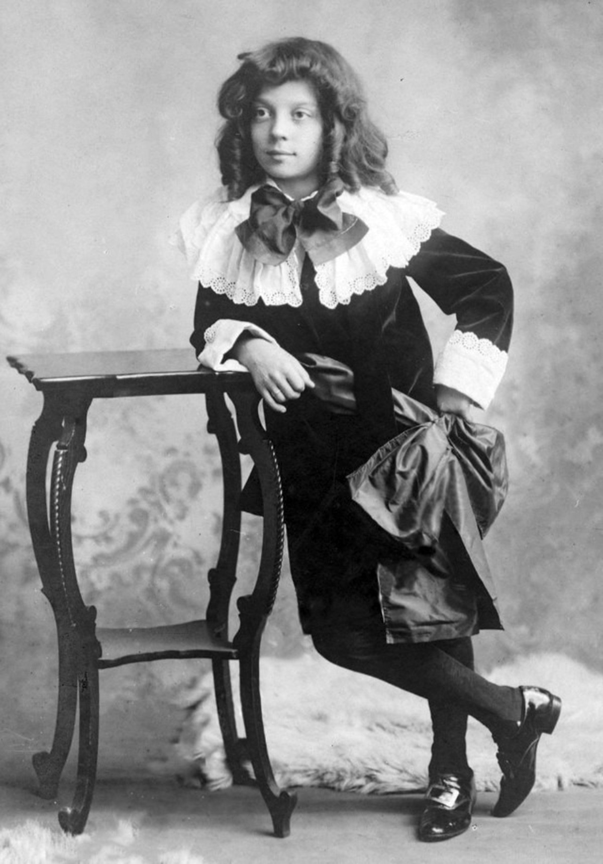 Buster Keaton enfant : 20 photos rares qui racontent la naissance d’un génie du gag buster keaton enfant 20 photos rares qui racontent la naissance dun genie du gag 20 buster-keaton-enfant-20-photos-rares-qui-racontent-la-naissance-dun-genie-du-gag-20