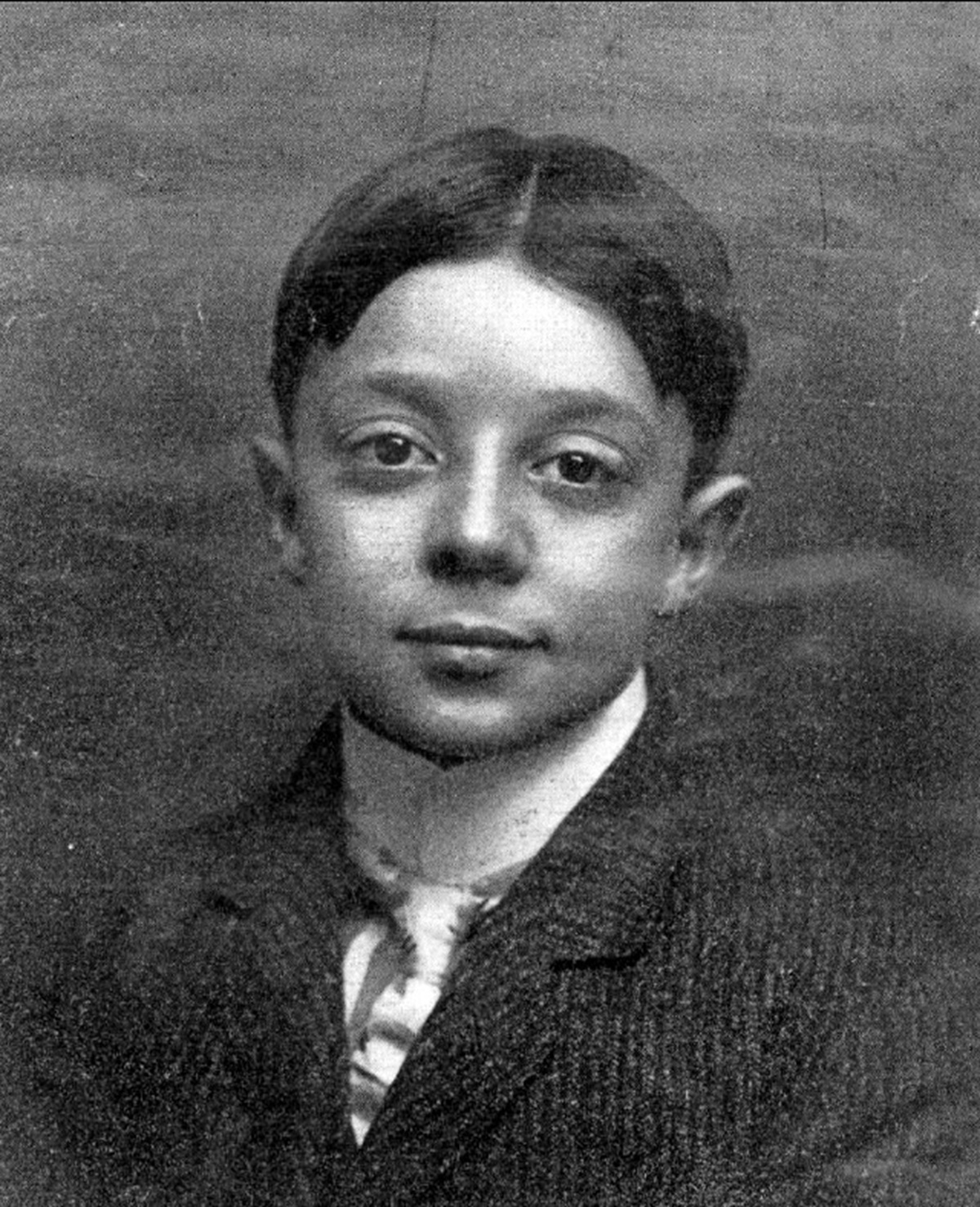 Buster Keaton enfant : 20 photos rares qui racontent la naissance d’un génie du gag buster keaton enfant 20 photos rares qui racontent la naissance dun genie du gag 7 buster-keaton-enfant-20-photos-rares-qui-racontent-la-naissance-dun-genie-du-gag-7
