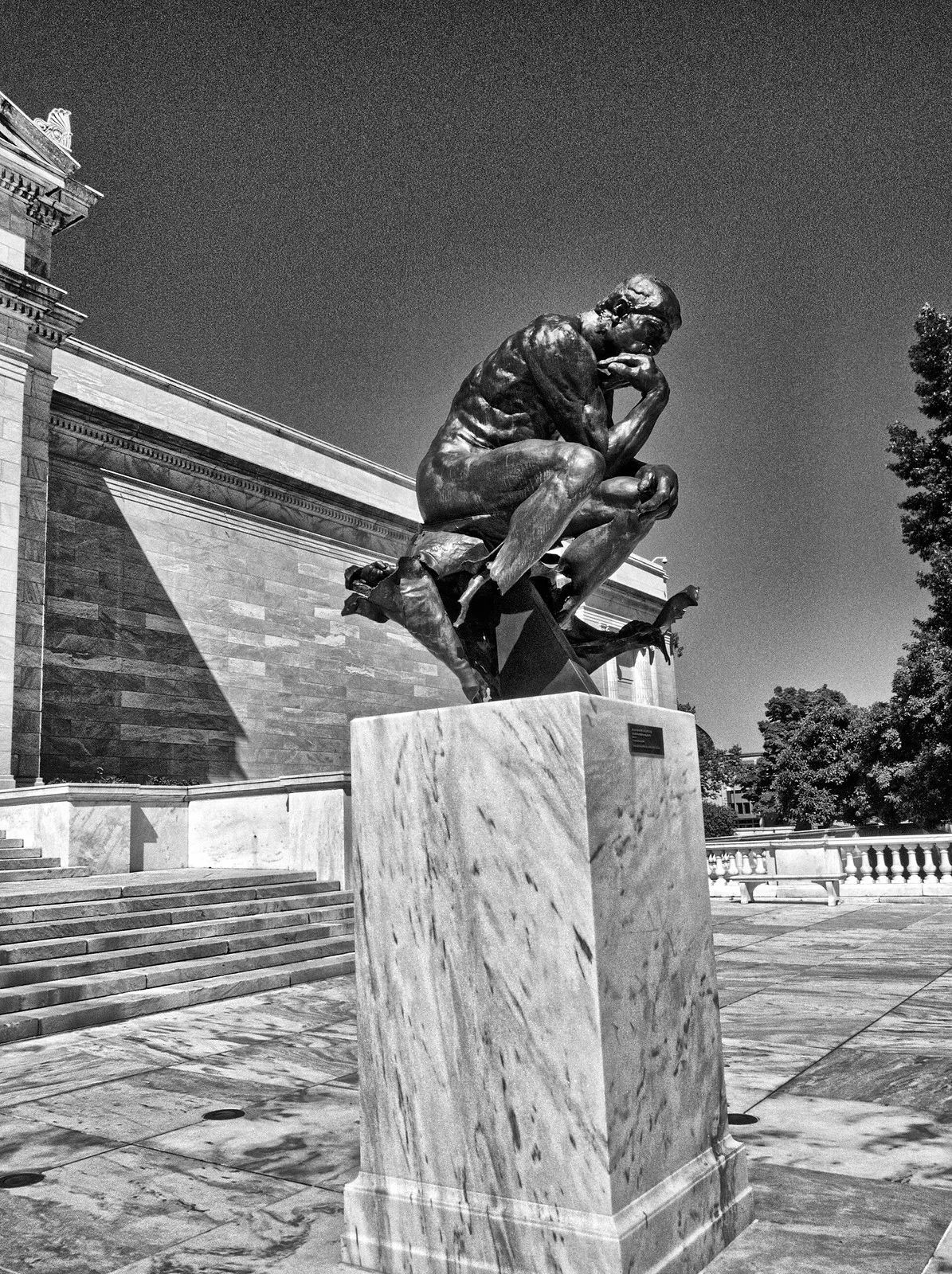 Le Penseur de Cleveland : quand Rodin résiste à une bombe le penseur de cleveland quand rodin resiste a une bombe 5 le-penseur-de-cleveland-quand-rodin-resiste-a-une-bombe-5