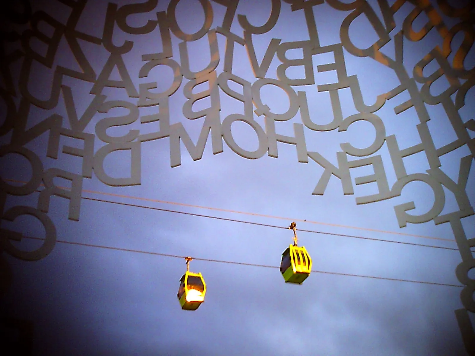 El Alma del Ebro : la géante de lettres qui veille sur Saragosse el alma del ebro la geante de lettres qui veille sur saragosse 7 el-alma-del-ebro-la-geante-de-lettres-qui-veille-sur-saragosse-7