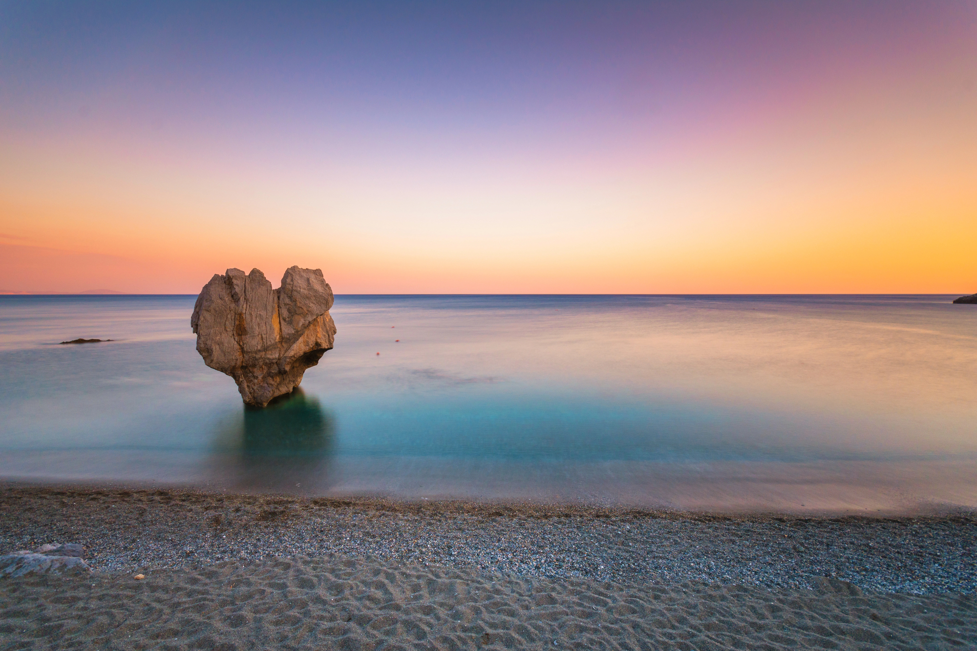 La plage de Preveli, magnifique plage-oasis de Crète où la rivière rencontre la mer la plage de preveli oasis palmier crete 1 5 la-plage-de-preveli-oasis-palmier-crete-1-5