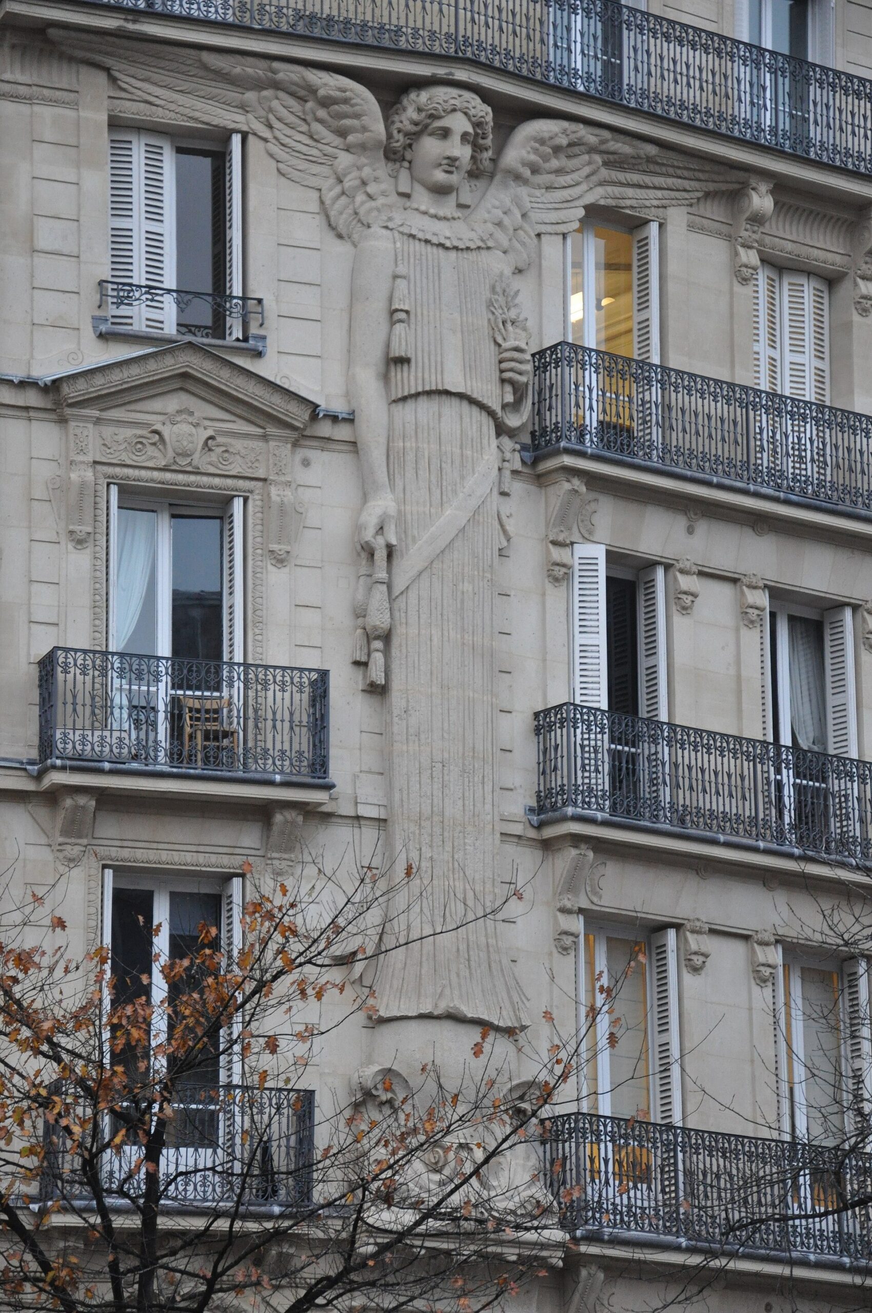 grande cariatide paris ange rue de turbigo 1 grande cariatide paris ange rue de turbigo 1