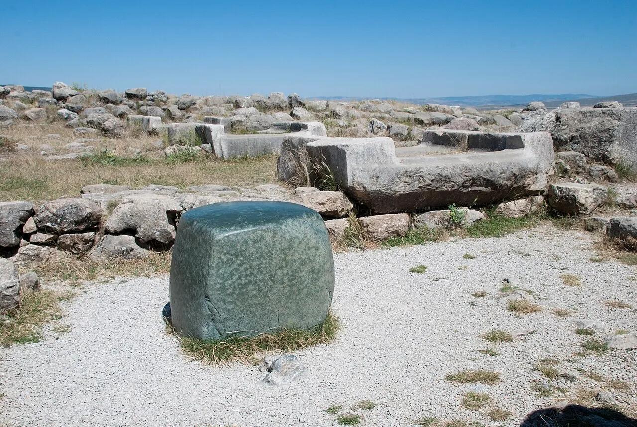 la pierre verte de hattusa le cube sacre enigme antique dun empire perdu hittite 3 la pierre verte de hattusa le cube sacre enigme antique dun empire perdu hittite 3