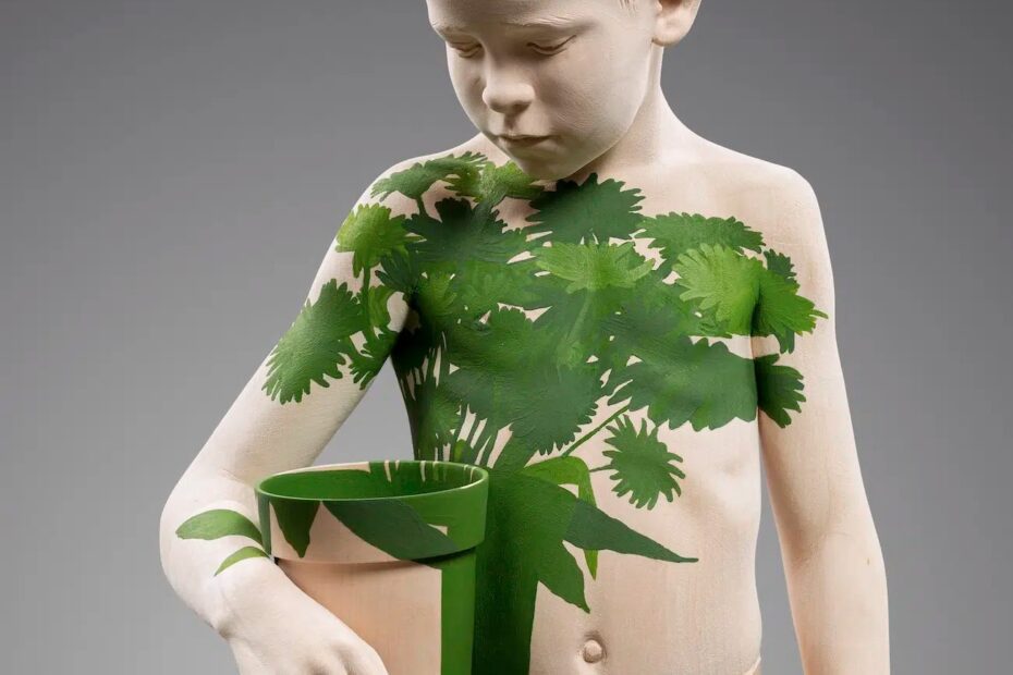 christian verginer des sculptures en bois ou lenfance se fait devorer par la nature en douceur 1