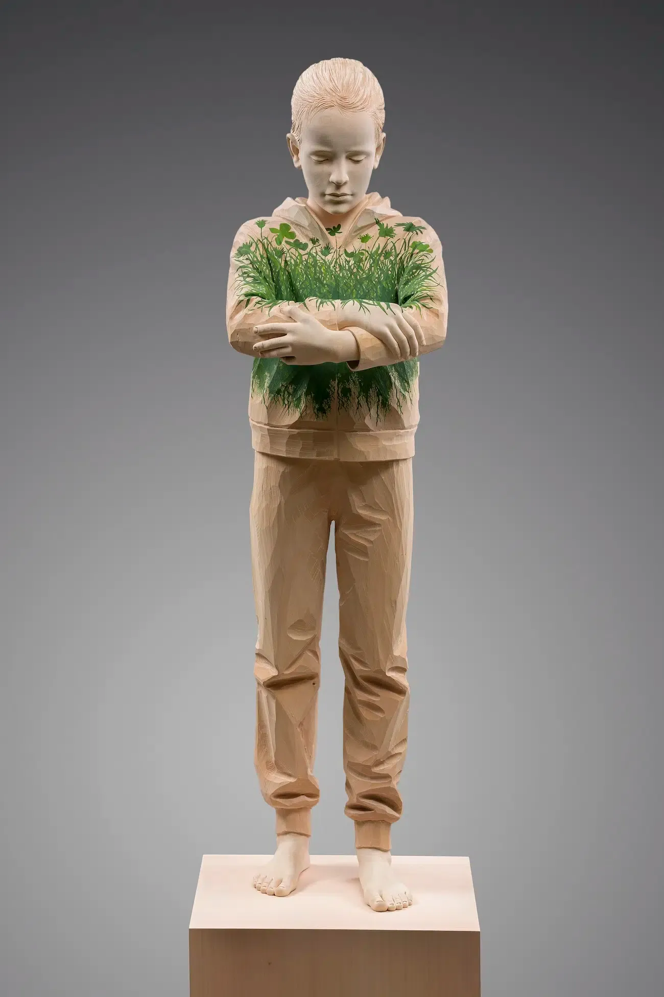 christian verginer des sculptures en bois ou lenfance se fait devorer par la nature en douceur 3 christian verginer des sculptures en bois ou lenfance se fait devorer par la nature en douceur 3